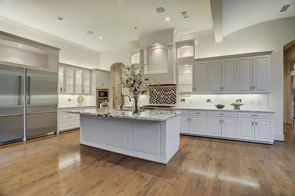 The Home in Houston is an impressive & recently constructed masterpiece by Stacey Fine Homes nestled in a beautiful & quiet part of Tanglewood now available for sale. This home located at 5804 Bayou Glen Rd, Houston, Texas