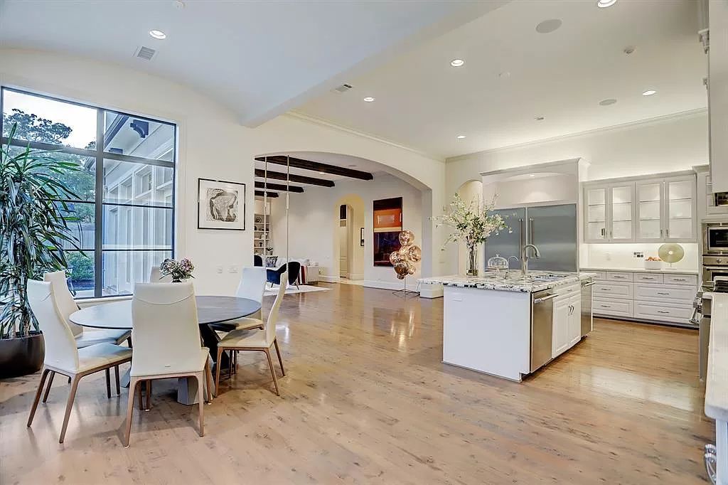 The Home in Houston is an impressive & recently constructed masterpiece by Stacey Fine Homes nestled in a beautiful & quiet part of Tanglewood now available for sale. This home located at 5804 Bayou Glen Rd, Houston, Texas