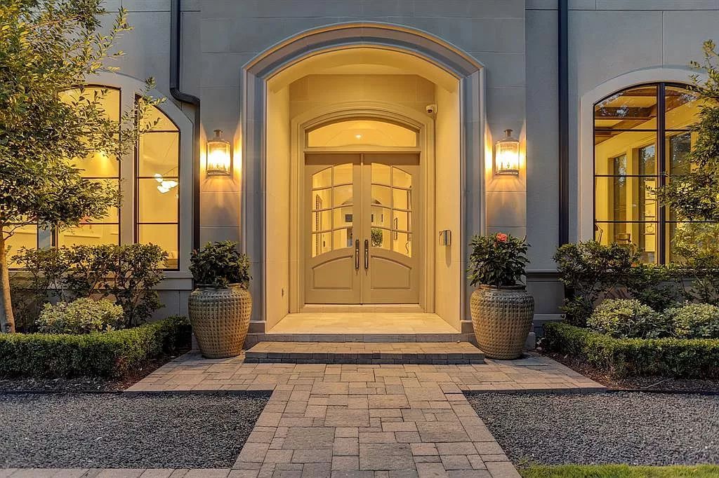 The Home in Houston is an impressive & recently constructed masterpiece by Stacey Fine Homes nestled in a beautiful & quiet part of Tanglewood now available for sale. This home located at 5804 Bayou Glen Rd, Houston, Texas