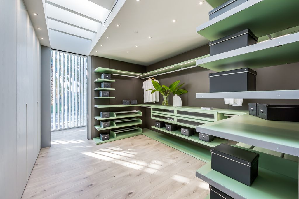 The Home in West Hollywood is a modern oasis masterfully balances cool contemporary design with lush greenery now available for sale. This house located at 417 Norwich Dr, West Hollywood, California