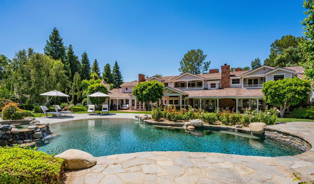 The House in Hidden Hills is an incredible estate has been transformed into a modern-transitional feel with a huge circular driveway now available for sale. This home located at 24733 Long Valley Rd, Hidden Hills, California