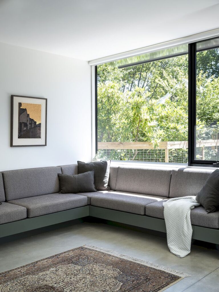Blackheath courtyard house with prominent facade by Pearson Architecture 16