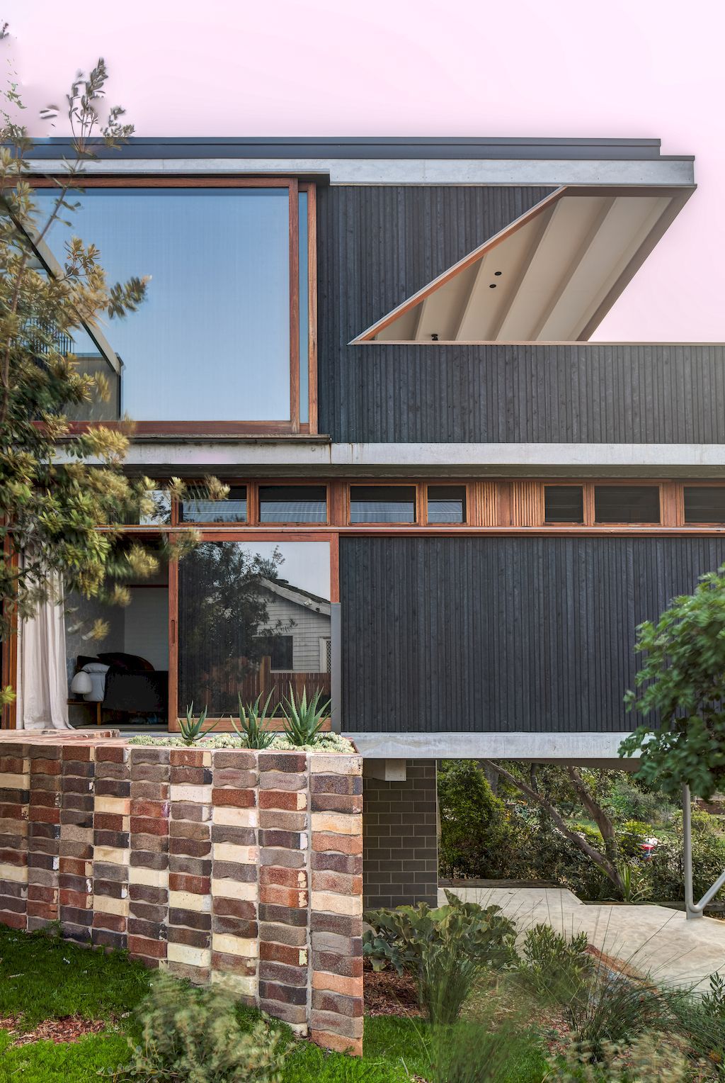 Breezeway House an angular geometry sculpture by David Boyle Architec 10