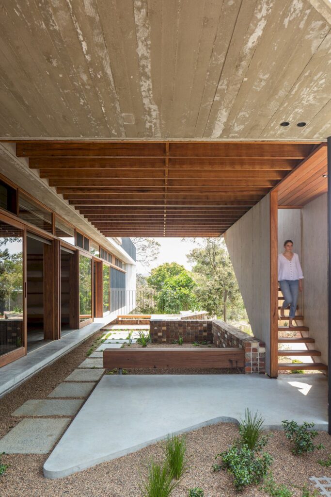 Breezeway House an angular geometry sculpture by David Boyle Architec 20