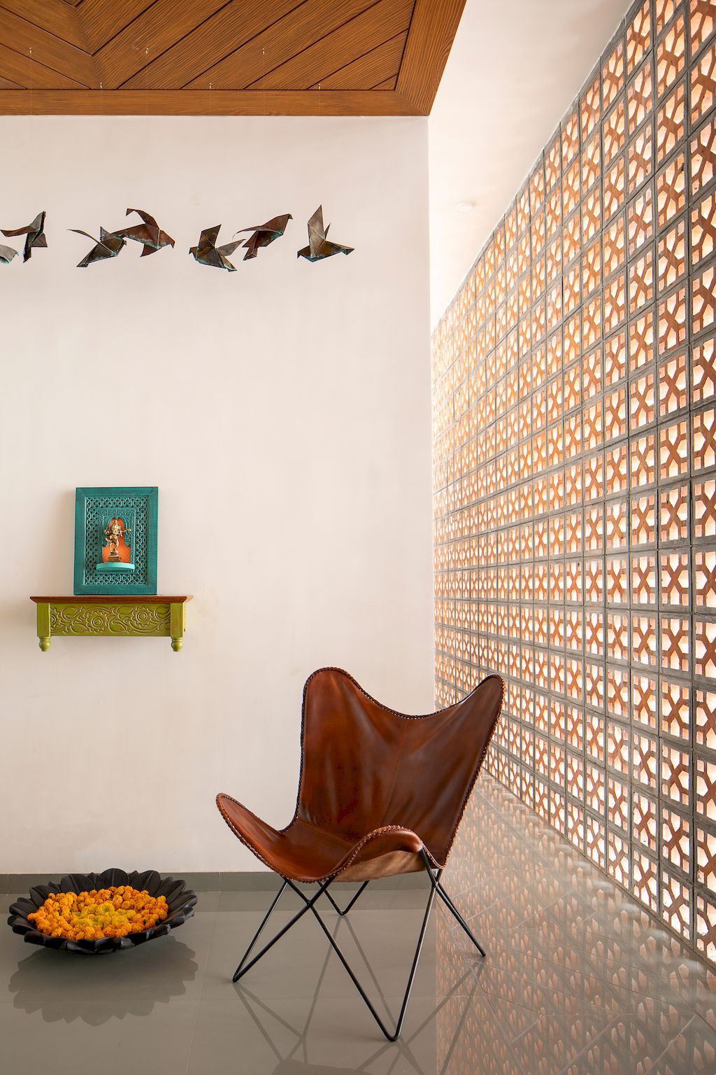 Brick Screen house in charm traditional style in India by MS Design Studio 13
