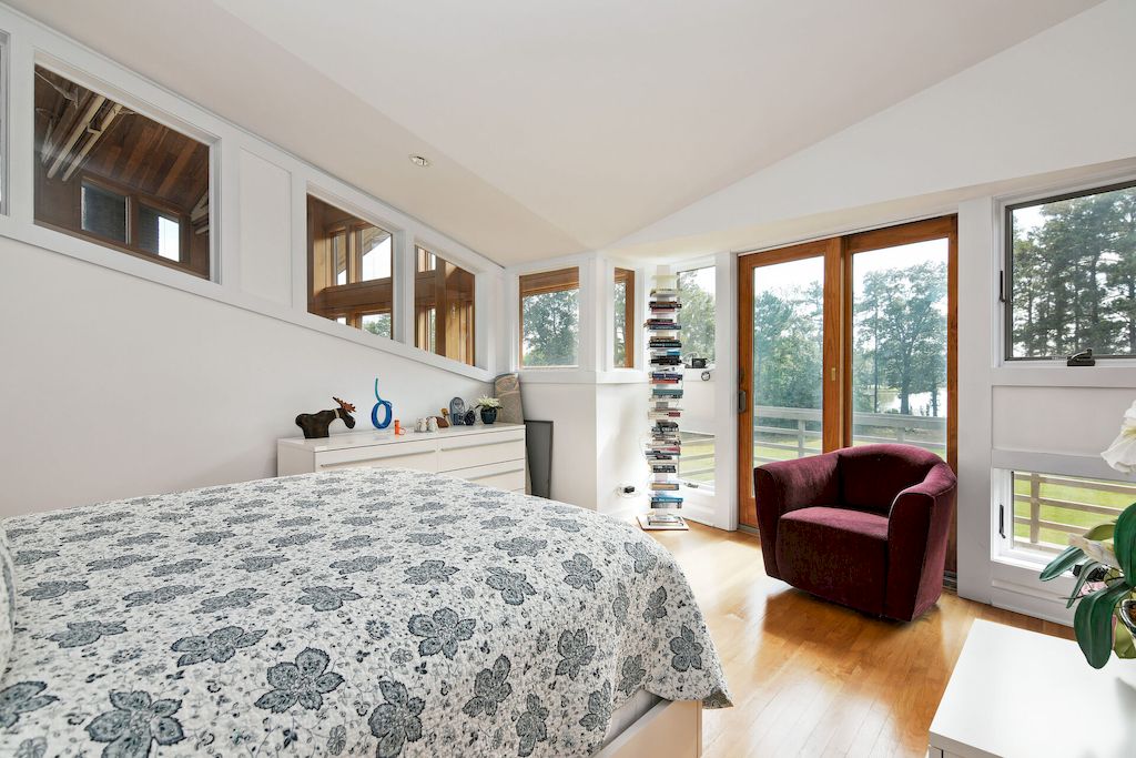 The Home in Maryland is a luxurious home with 300 windows now available for sale. This home located at 10205 Kintore Dr, Easton, Maryland; offering 05 bedrooms and 08 bathrooms with 10,302 square feet of living spaces. 