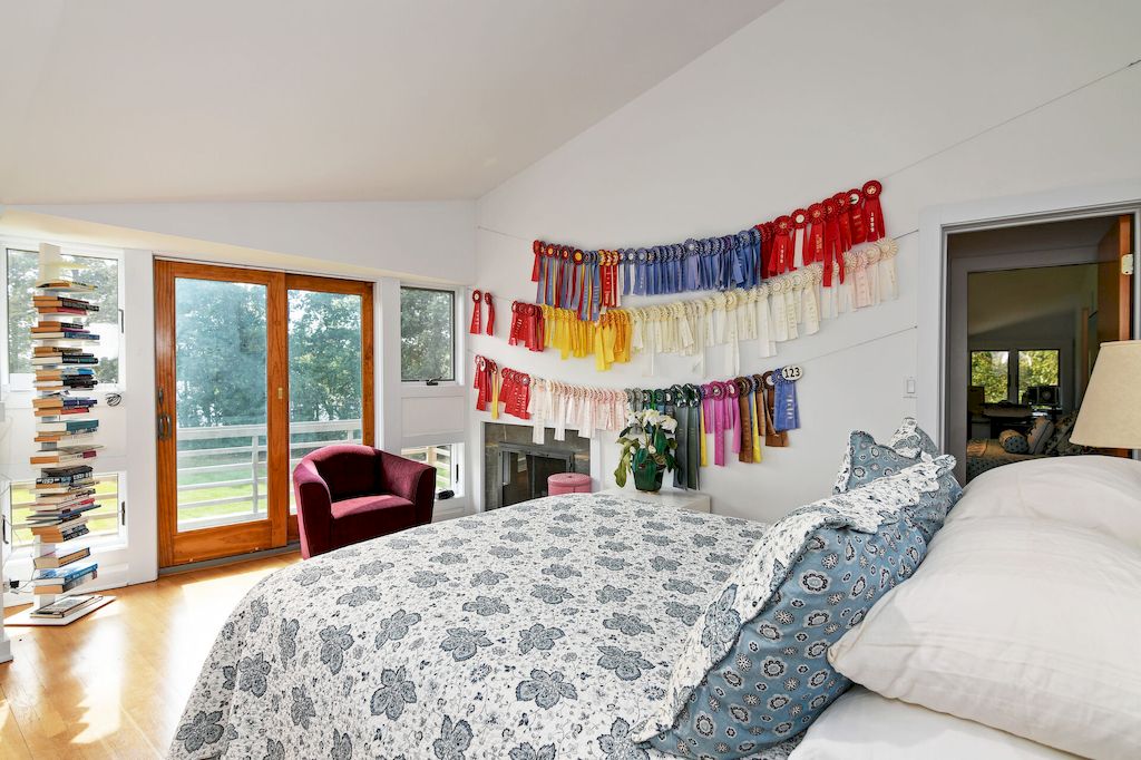 The Home in Maryland is a luxurious home with 300 windows now available for sale. This home located at 10205 Kintore Dr, Easton, Maryland; offering 05 bedrooms and 08 bathrooms with 10,302 square feet of living spaces. 