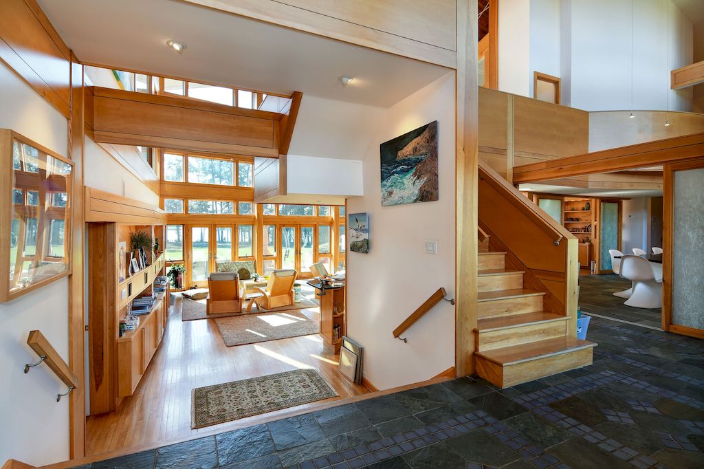 The Home in Maryland is a luxurious home with 300 windows now available for sale. This home located at 10205 Kintore Dr, Easton, Maryland; offering 05 bedrooms and 08 bathrooms with 10,302 square feet of living spaces. 