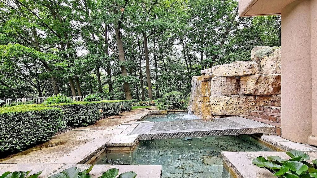 The Estate in Ontario features impeccable and luxurious details now available for sale. This home located at 12 Baytree Cres, Toronto, ON M2L 2G3, Canada
