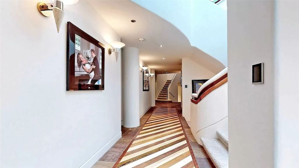 The Estate in Ontario features impeccable and luxurious details now available for sale. This home located at 12 Baytree Cres, Toronto, ON M2L 2G3, Canada