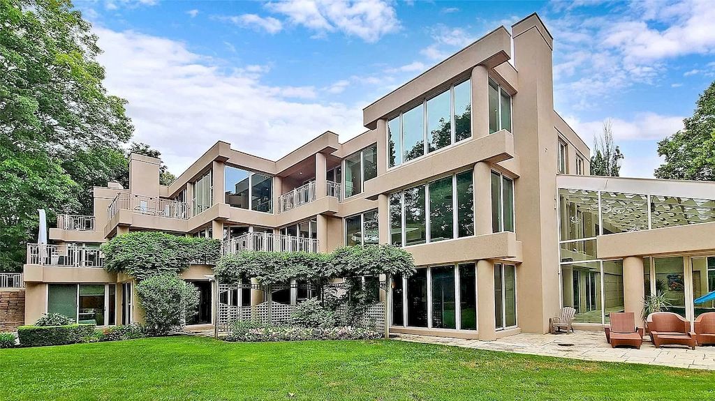 The Estate in Ontario features impeccable and luxurious details now available for sale. This home located at 12 Baytree Cres, Toronto, ON M2L 2G3, Canada