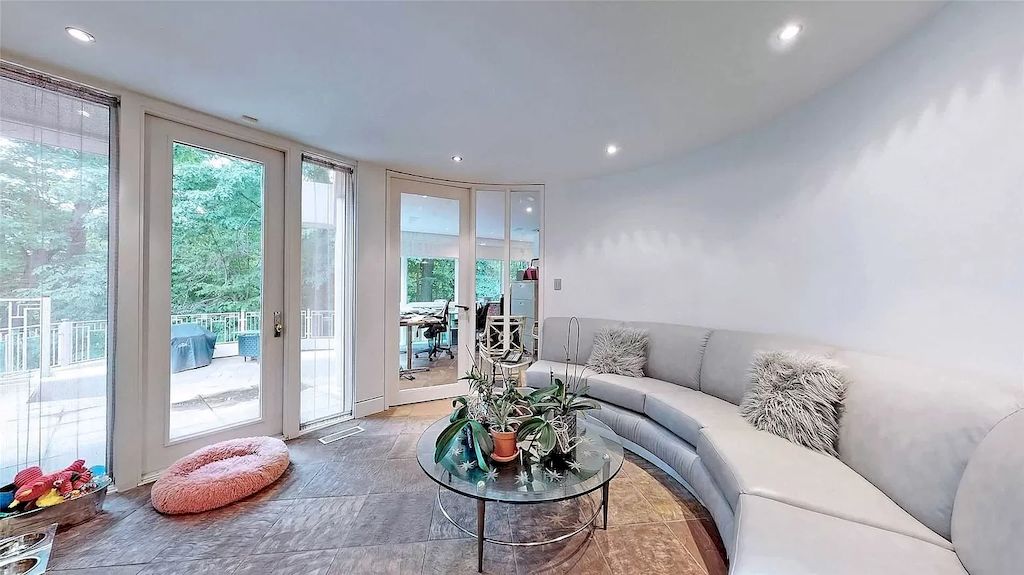 The Estate in Ontario features impeccable and luxurious details now available for sale. This home located at 12 Baytree Cres, Toronto, ON M2L 2G3, Canada