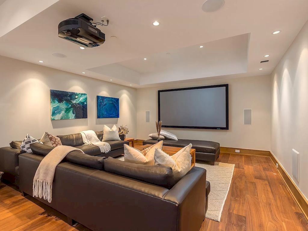 The Whistler Estate provides the alpine views from all directions through floor to ceiling windows and bask in the sunlight from sunrise to sunset home now available for sale