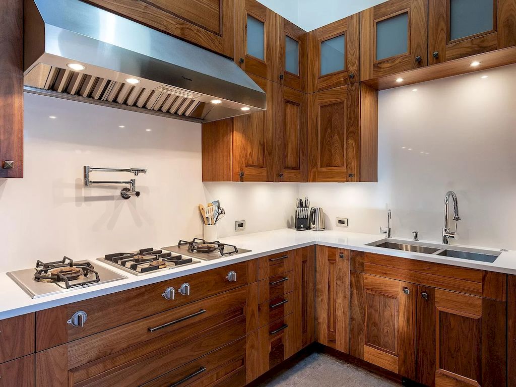 The Whistler Estate provides the alpine views from all directions through floor to ceiling windows and bask in the sunlight from sunrise to sunset home now available for sale