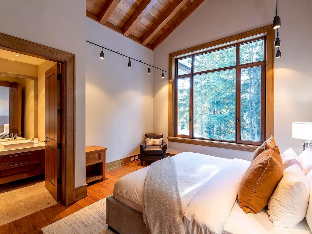 The Whistler Estate provides the alpine views from all directions through floor to ceiling windows and bask in the sunlight from sunrise to sunset home now available for sale
