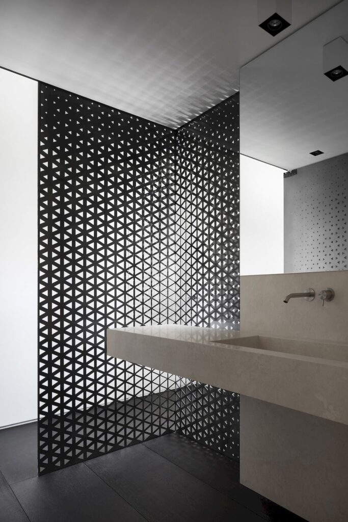 Fluid Home with flexible multifunctional spaces in Italy by Alessandro Isola 22