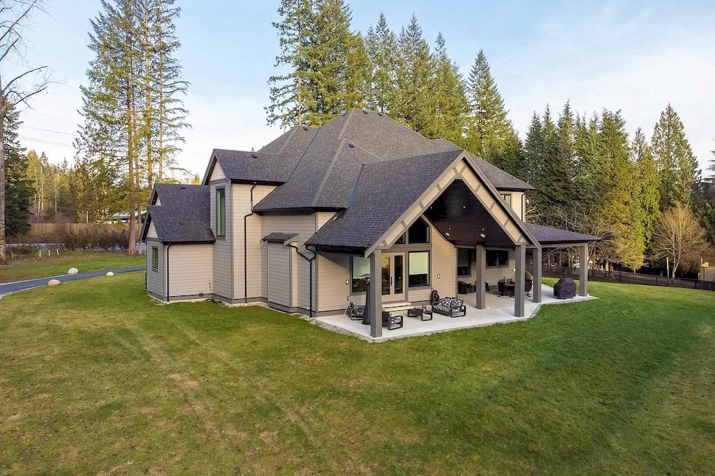The House in Mission is a luxurious custom home on 3 private acres now available for sale. This home located at 29622 Dewdney Trunk Rd, Mission, BC V4S 1B6, Canada