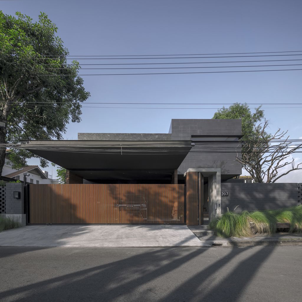 House Behide with Unique and Impressive Design by TOUCH Architect