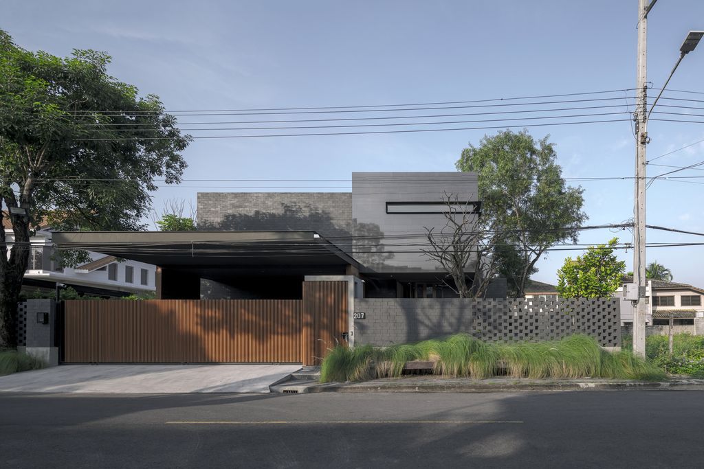 House Behide with Unique and Impressive Design by TOUCH Architect