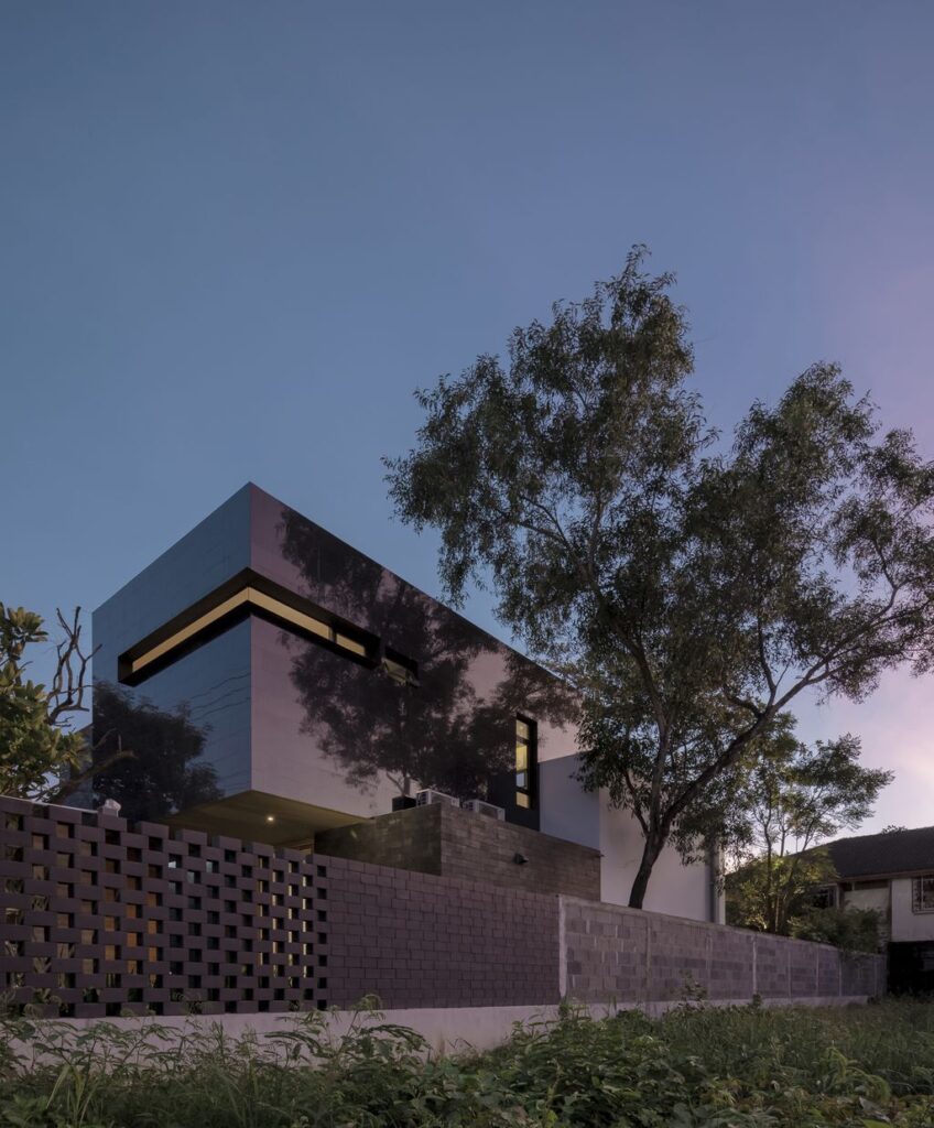 House Behide with Unique and Impressive Design by TOUCH Architect 5