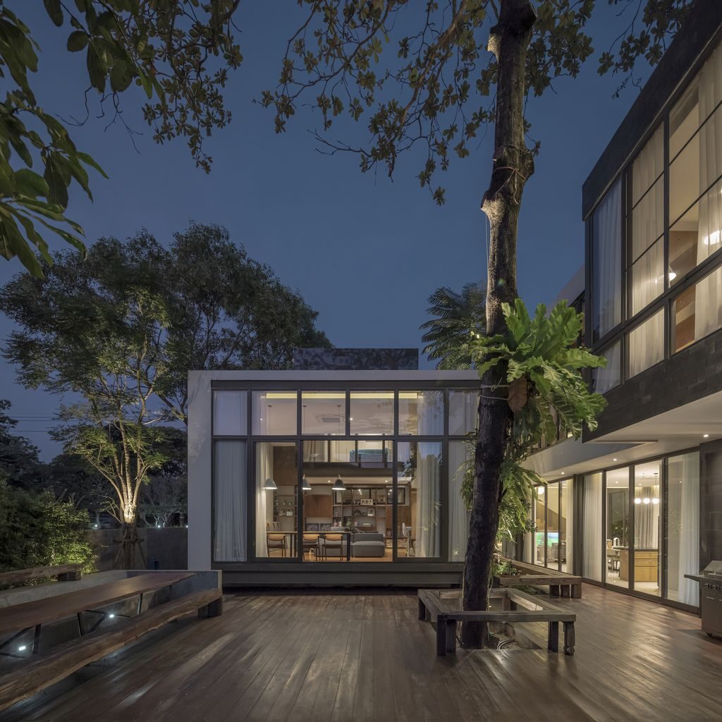 House Behide with Unique and Impressive Design by TOUCH Architect