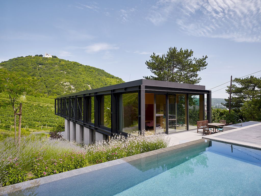 House in the Vineyards by Dietrich Untertrifaller Alexander Janowsky 12