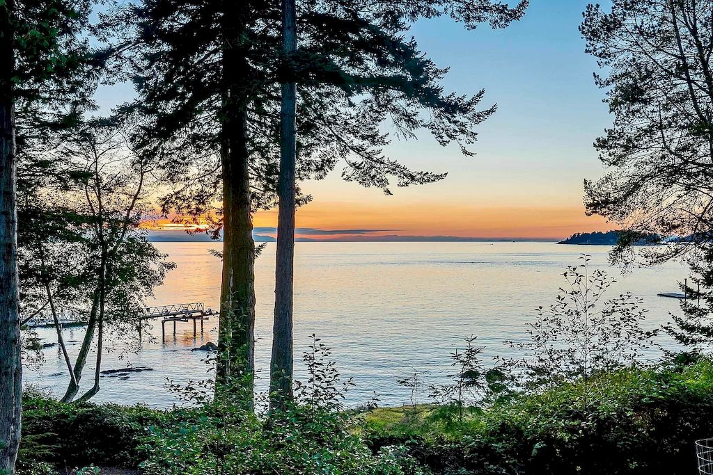 The House in Gulf Islands is renowned by architect, Paul Grant - dynamic interplay between indoors & outdoors now available for sale