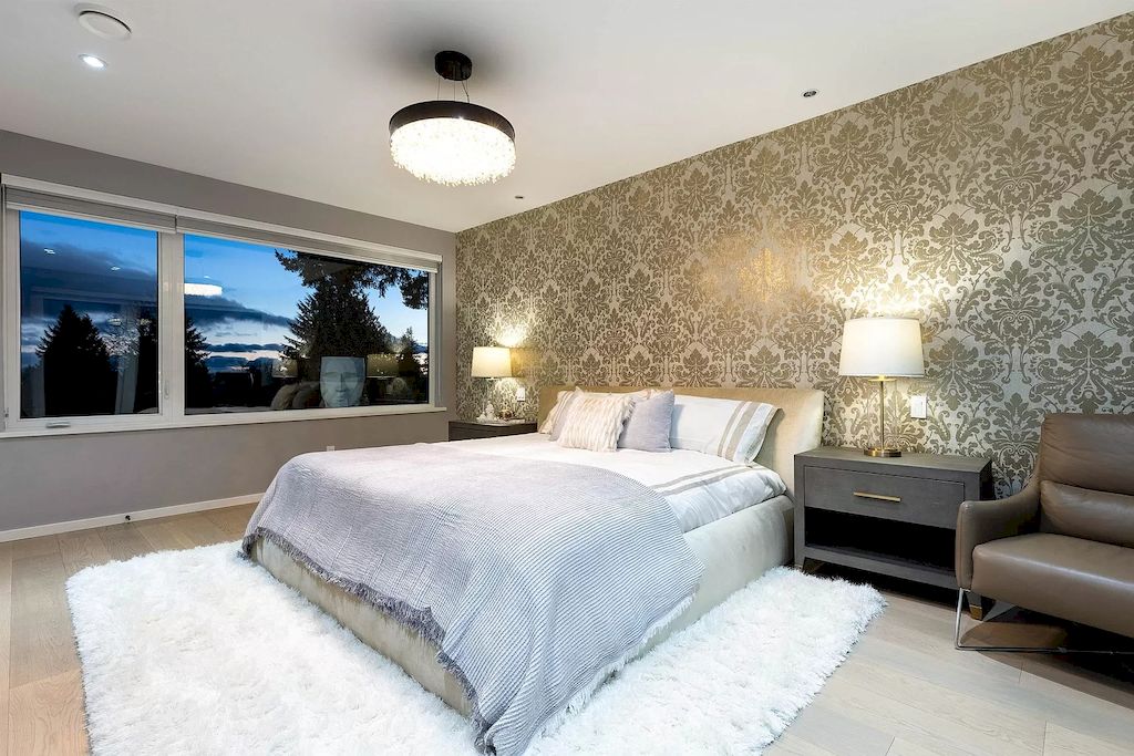 The House in North Vancouver is is the perfect blend of sophistication & comfort now available for sale. This home located at 976 Melbourne Ave, North Vancouver, BC V7R 1N9, Canada