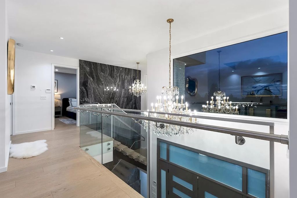 The House in North Vancouver is is the perfect blend of sophistication & comfort now available for sale. This home located at 976 Melbourne Ave, North Vancouver, BC V7R 1N9, Canada