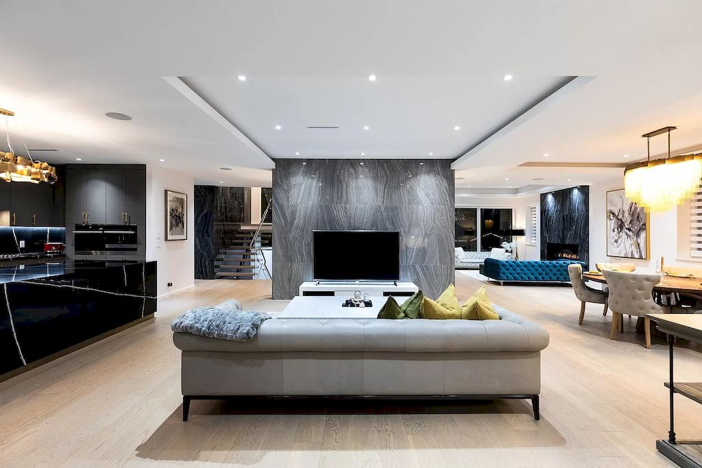 The House in North Vancouver is is the perfect blend of sophistication & comfort now available for sale. This home located at 976 Melbourne Ave, North Vancouver, BC V7R 1N9, Canada