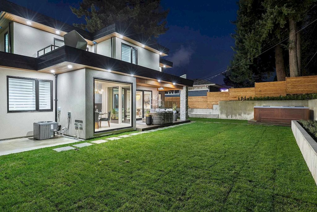 The House in North Vancouver is is the perfect blend of sophistication & comfort now available for sale. This home located at 976 Melbourne Ave, North Vancouver, BC V7R 1N9, Canada