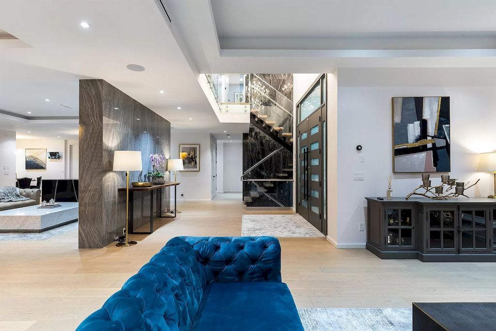 The House in North Vancouver is is the perfect blend of sophistication & comfort now available for sale. This home located at 976 Melbourne Ave, North Vancouver, BC V7R 1N9, Canada