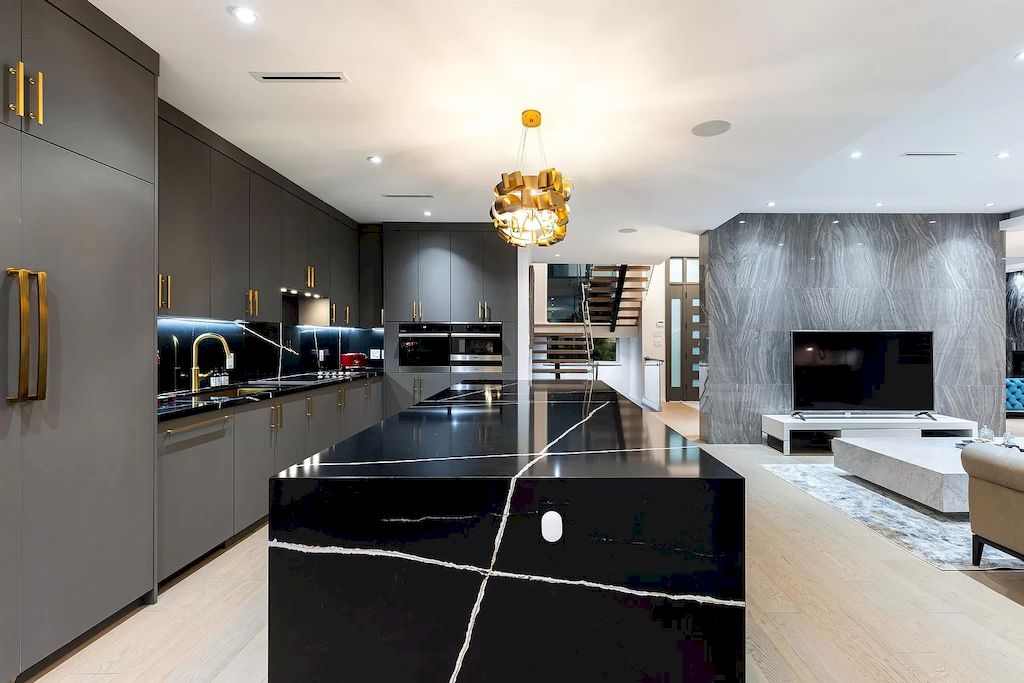 The House in North Vancouver is is the perfect blend of sophistication & comfort now available for sale. This home located at 976 Melbourne Ave, North Vancouver, BC V7R 1N9, Canada