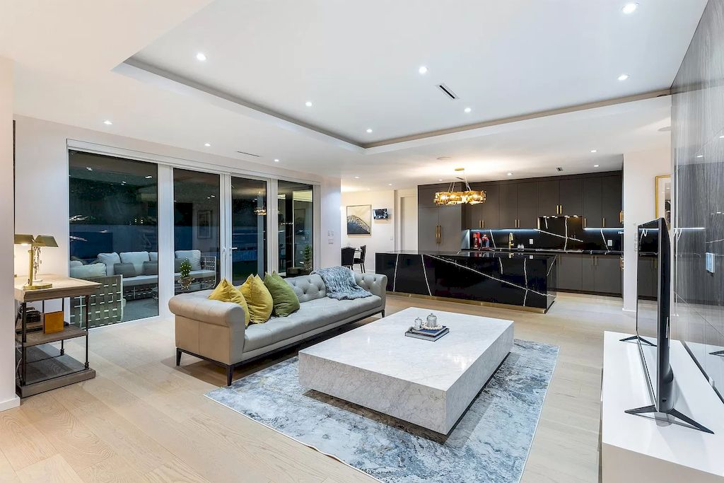 The House in North Vancouver is is the perfect blend of sophistication & comfort now available for sale. This home located at 976 Melbourne Ave, North Vancouver, BC V7R 1N9, Canada