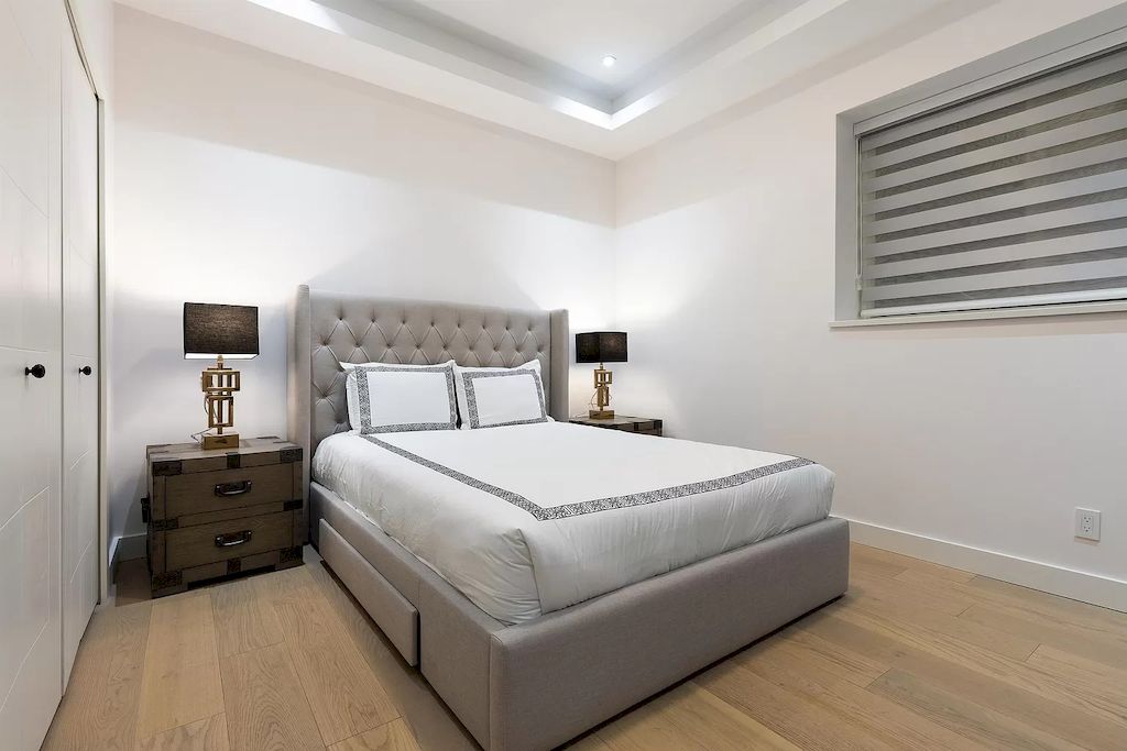 The House in North Vancouver is is the perfect blend of sophistication & comfort now available for sale. This home located at 976 Melbourne Ave, North Vancouver, BC V7R 1N9, Canada