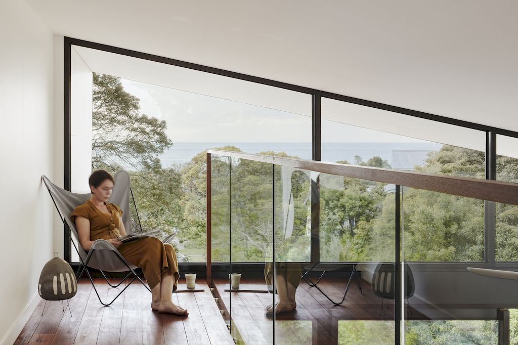 McCrae Bush House with Elevated Angular Form by Chan Architecture 8