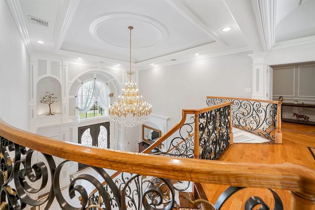 The Home in New Jersey is a luxurious home set on meticulously manicured grounds now available for sale. This home located at 2 Euclid Rd, Fort Lee, New Jersey; offering 06 bedrooms and 07 bathrooms with 6,000 square feet of living spaces. 