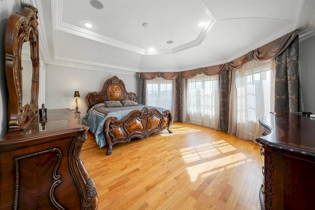 The Home in New Jersey is a luxurious home set on meticulously manicured grounds now available for sale. This home located at 2 Euclid Rd, Fort Lee, New Jersey; offering 06 bedrooms and 07 bathrooms with 6,000 square feet of living spaces. 