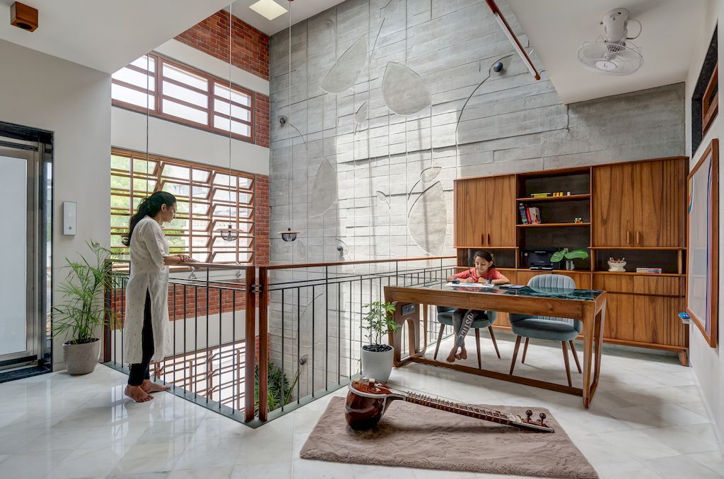 Samruddhi House with Homely Feeling in India by AANGAN Architects