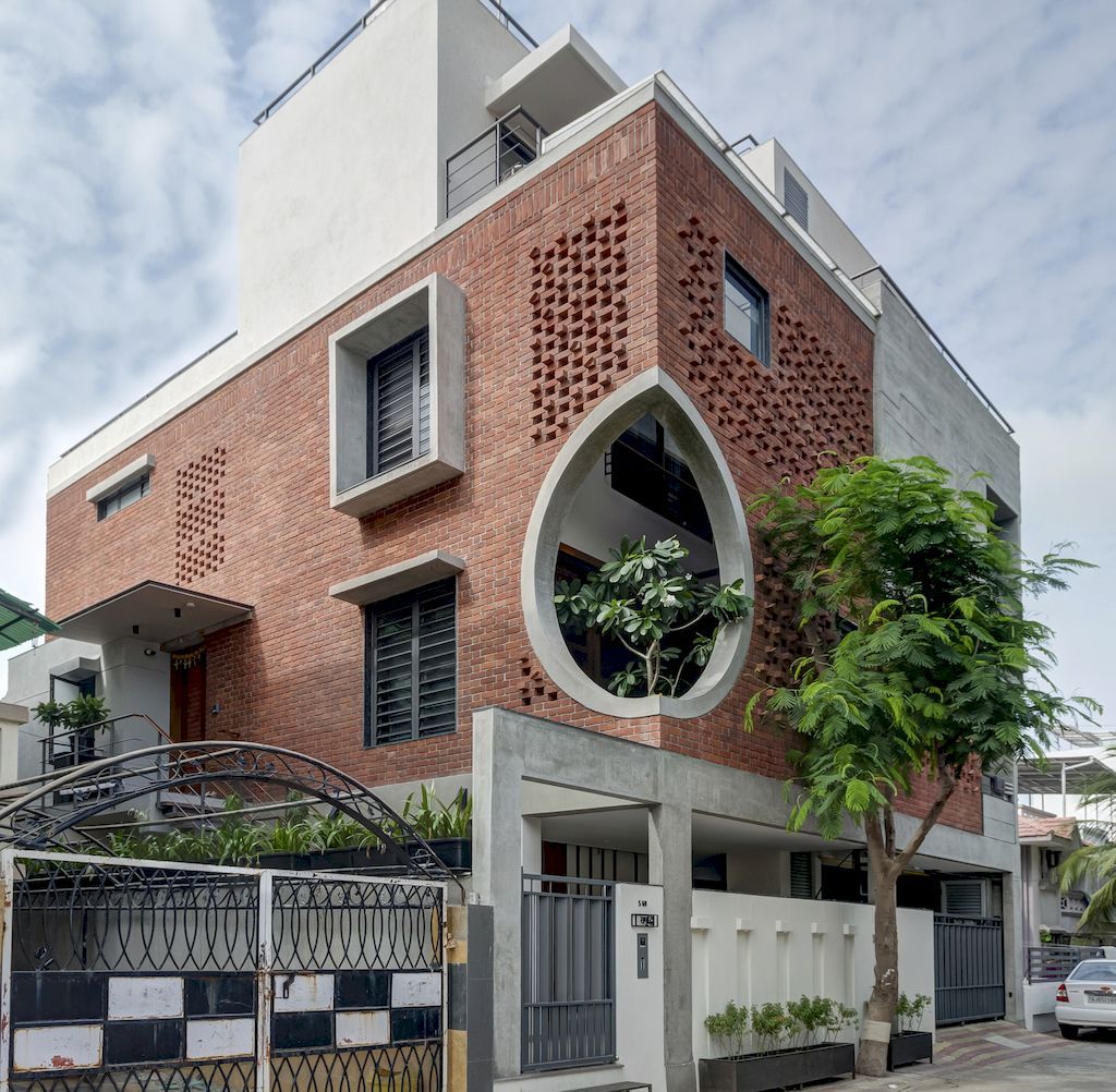 Samruddhi House with Homely Feeling in India by AANGAN Architects