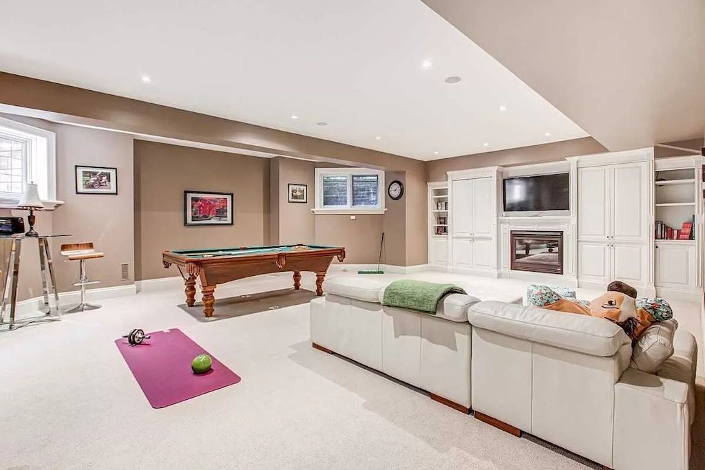 The House in Ontario provides the opulence and space for grand-scale entertaining now available for sale. This home located at 3 Knightswood Rd, Toronto, ON M4N 2G9, Canada