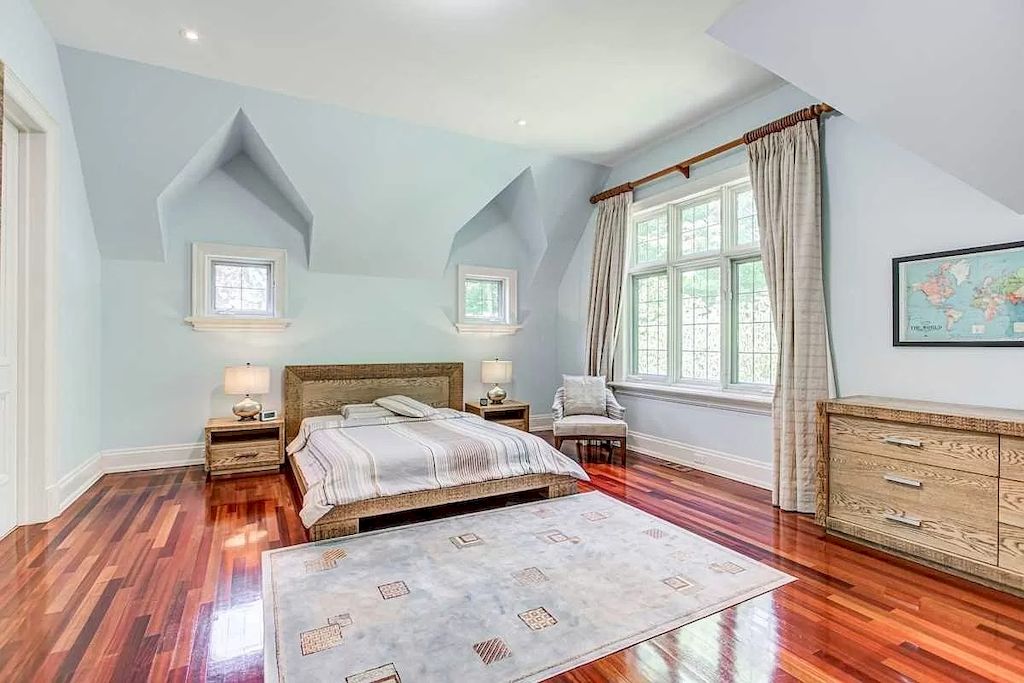The House in Ontario provides the opulence and space for grand-scale entertaining now available for sale. This home located at 3 Knightswood Rd, Toronto, ON M4N 2G9, Canada