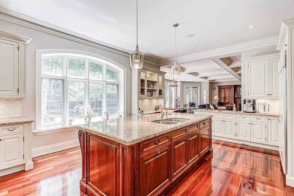 The House in Ontario provides the opulence and space for grand-scale entertaining now available for sale. This home located at 3 Knightswood Rd, Toronto, ON M4N 2G9, Canada