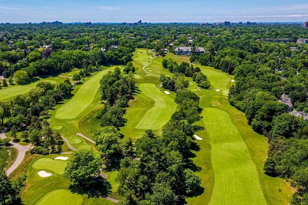 The House in Ontario provides the opulence and space for grand-scale entertaining now available for sale. This home located at 3 Knightswood Rd, Toronto, ON M4N 2G9, Canada