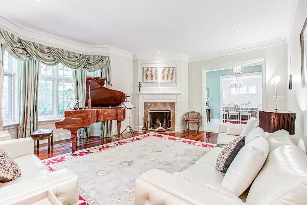 The House in Ontario provides the opulence and space for grand-scale entertaining now available for sale. This home located at 3 Knightswood Rd, Toronto, ON M4N 2G9, Canada
