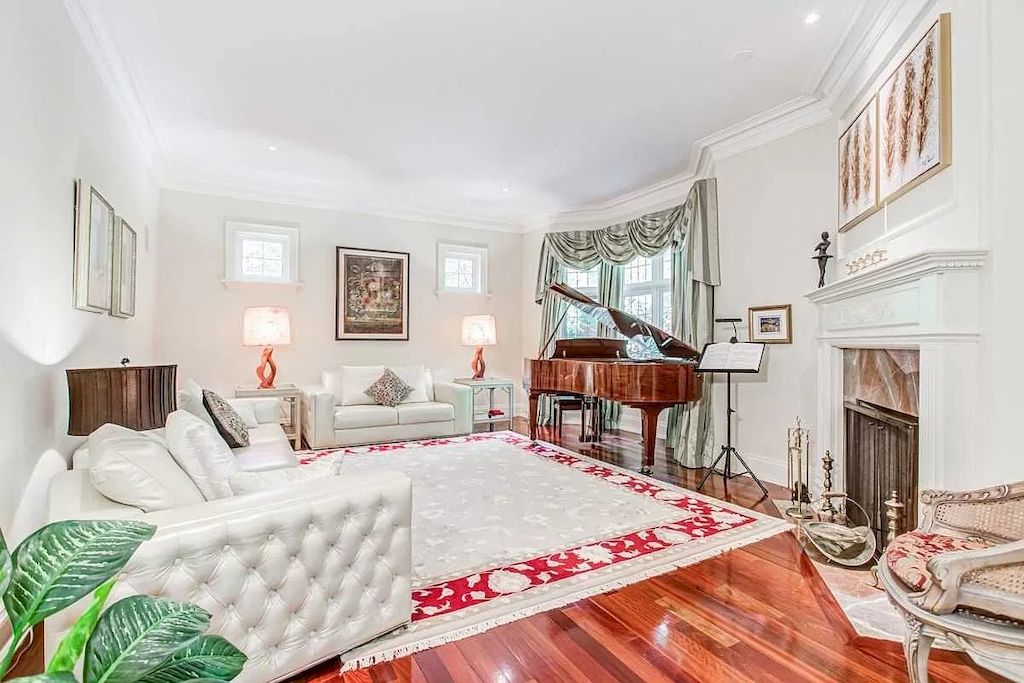 The House in Ontario provides the opulence and space for grand-scale entertaining now available for sale. This home located at 3 Knightswood Rd, Toronto, ON M4N 2G9, Canada