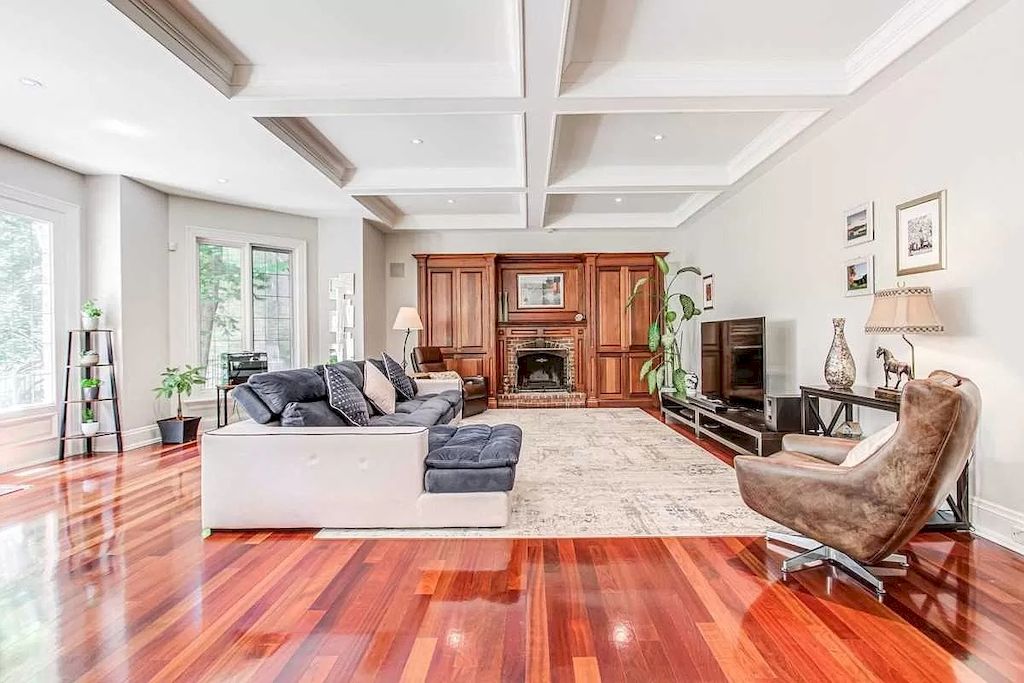 The House in Ontario provides the opulence and space for grand-scale entertaining now available for sale. This home located at 3 Knightswood Rd, Toronto, ON M4N 2G9, Canada