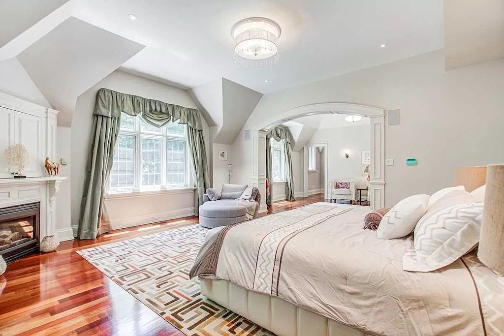 The House in Ontario provides the opulence and space for grand-scale entertaining now available for sale. This home located at 3 Knightswood Rd, Toronto, ON M4N 2G9, Canada