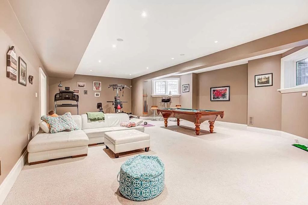 The House in Ontario provides the opulence and space for grand-scale entertaining now available for sale. This home located at 3 Knightswood Rd, Toronto, ON M4N 2G9, Canada