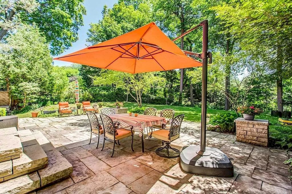 The House in Ontario provides the opulence and space for grand-scale entertaining now available for sale. This home located at 3 Knightswood Rd, Toronto, ON M4N 2G9, Canada